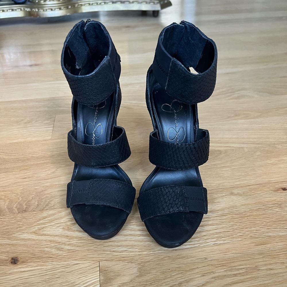 Jessica Simpson size 5 black heeled sandals, like new condition